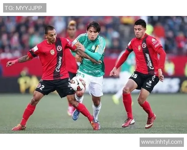 亚特兰特与蒂华纳的精彩对决揭示足球战术与团队合作的完美结合